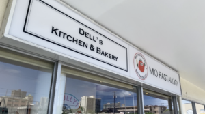 Dell's Kitchen&Bakeryの看板